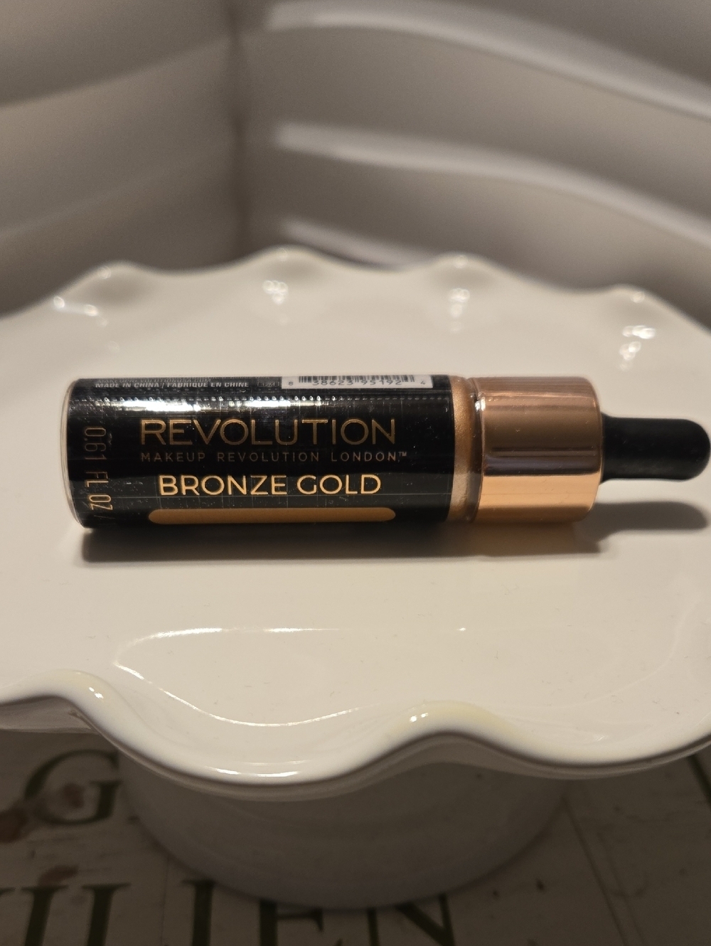 Revolution Bronze Gold Liquid Highlighter